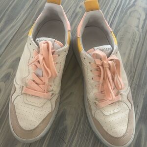 Oncept Phoenix Women's Sneakers